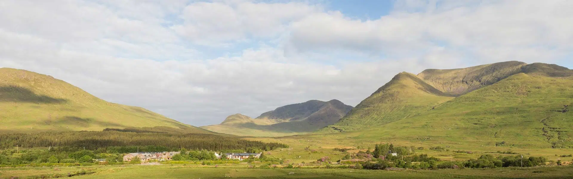 delphi valley - walking in connemara