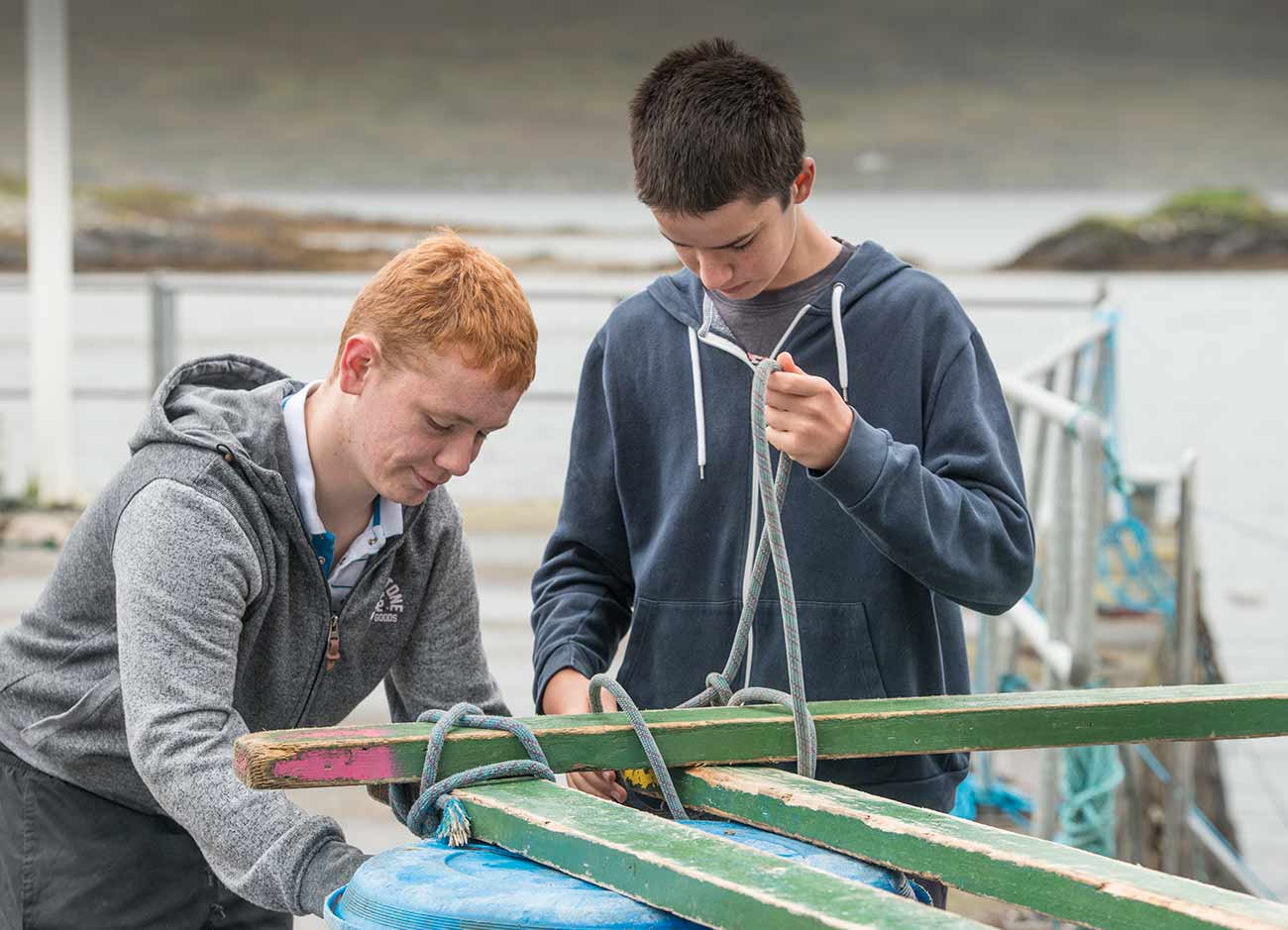 kids-raft-building-connemara