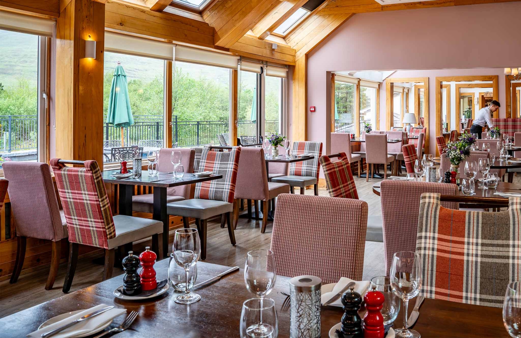 the 814 restaurant dinning room